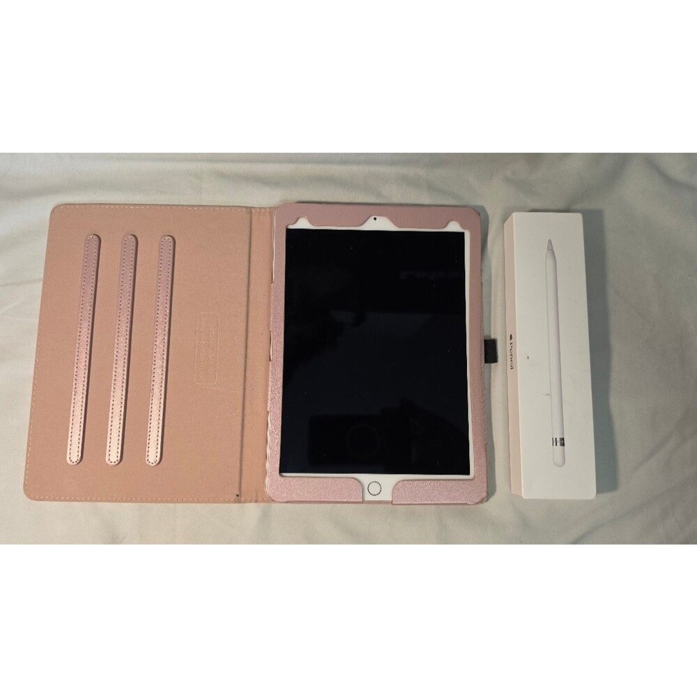 Apple iPad (5th Gen) 32GB 9.6" Wi-Fi Tablet A1673 w/Apple Pencil (1st Gen) A1603
